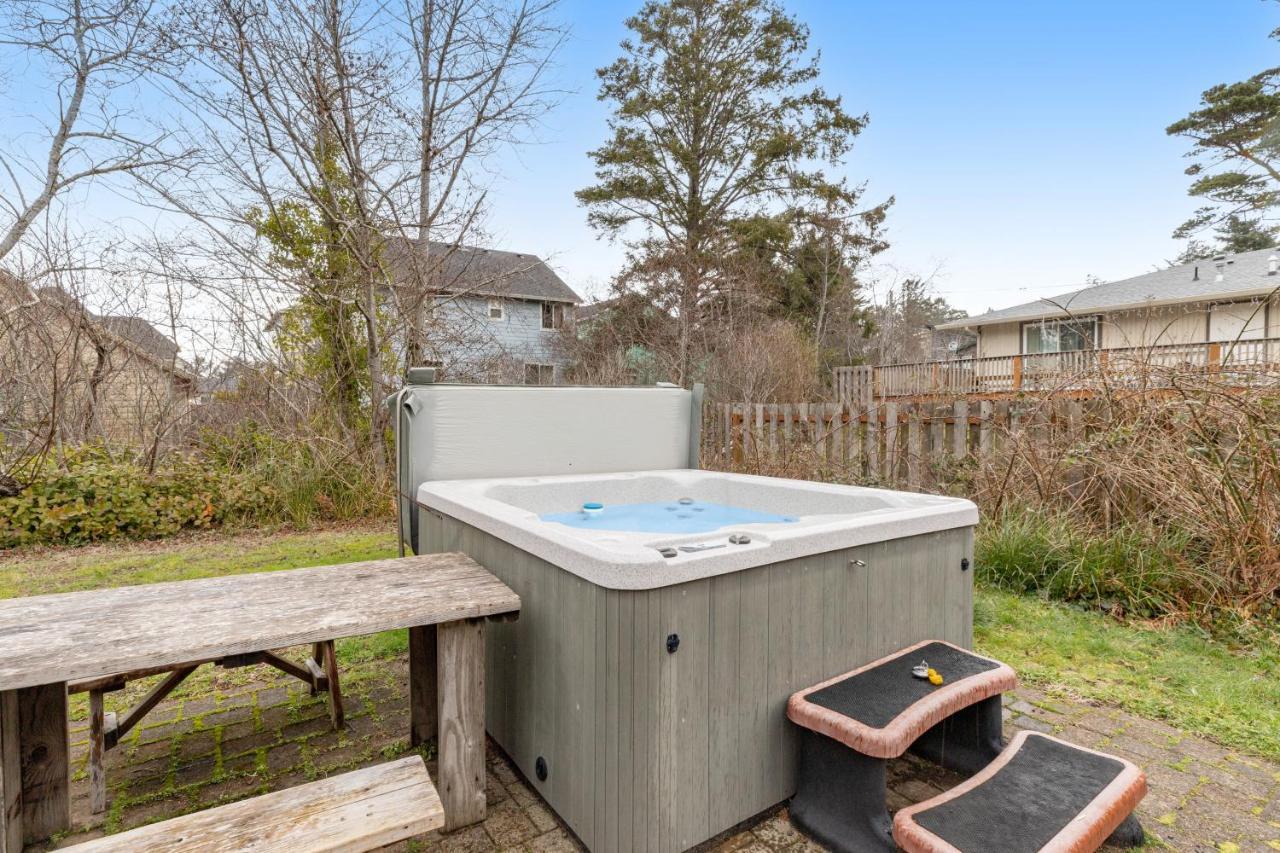 Villa Once Upon A Tide Lincoln City Exterior foto